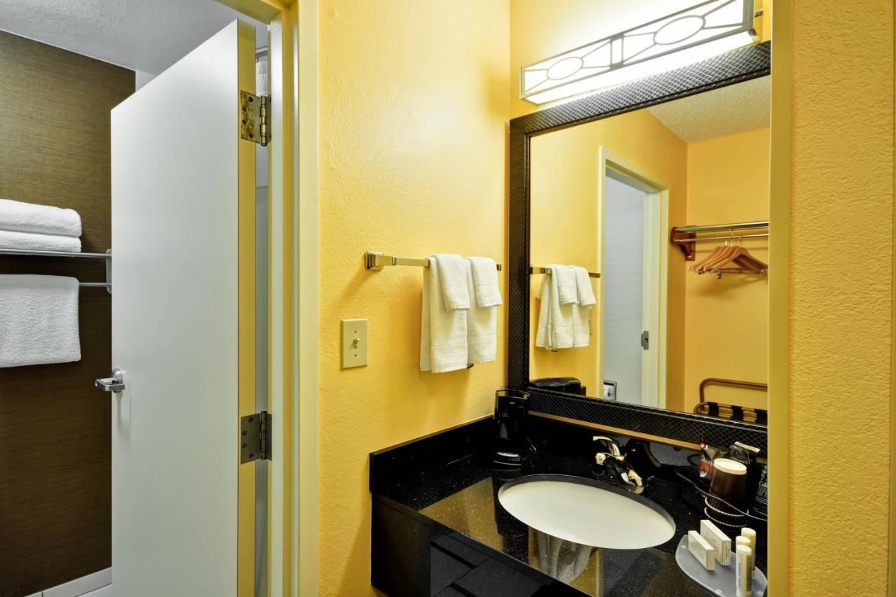 Fairfield Inn & Suites Dallas Medical/Market Center Dış mekan fotoğraf